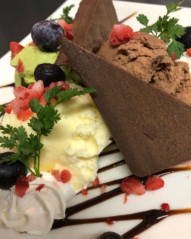 明日2/20(木)のランチタイムは、ワンオペ営業の為お食事ご提供までにお時間をいただく事になると思います🙇

お時間のない方、お急ぎの中でご来店のお客様におかれましては、また違う日時でのご来店をお願いいたします🙇‍♂️
　
ご了承くださいませ🙇‍♂️